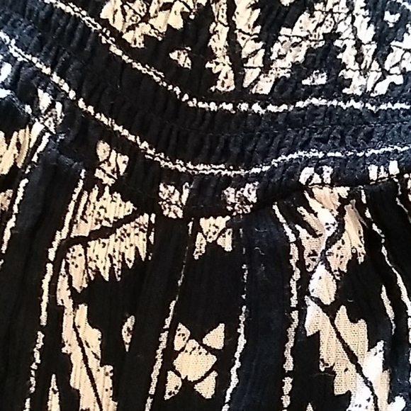 EUC Urban  Outfitters Jumpsuit - Picture 4 of 5